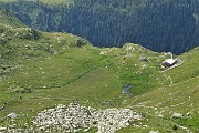 36 Sguardo dall'alto sul Bivacco Zamboni e il Rifugio Balicco